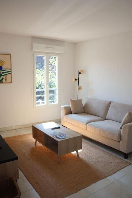 Suberbe Appartement Climatise Avec Terrasse Saint-Raphaël Esterno foto